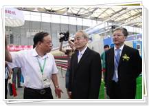 中国纺织工业协会前会长杜玉洲莅临同和公司纺机展参观