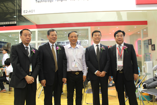 2013上海纺机展行业领导莅临指导并留影